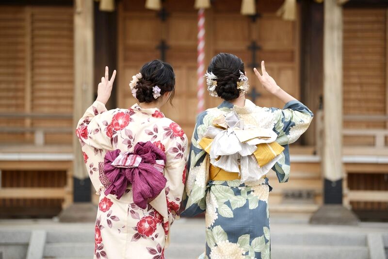 Kimono: Trang phục truyền thống Nhật Bản.