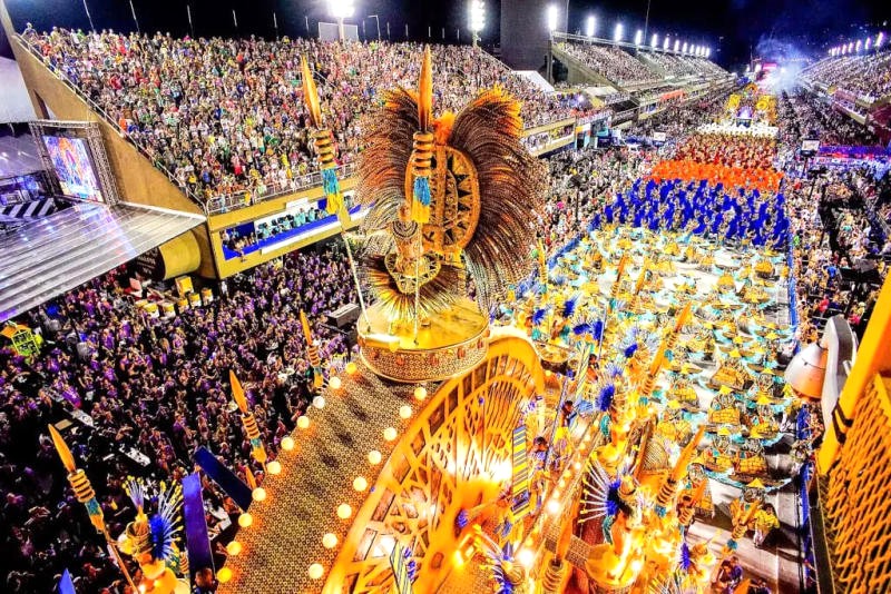 Lễ hội Rio Carnival nổi tiếng bậc nhất Brazil.