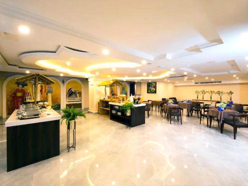 Sabina Boutique Hotel 2: Ẩm thực sang trọng.