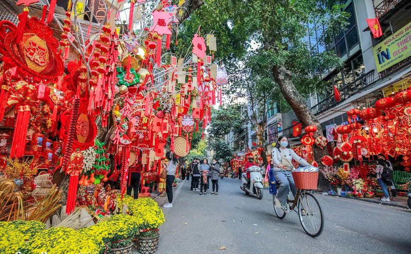 Hà Nội rộn ràng sắc xuân.