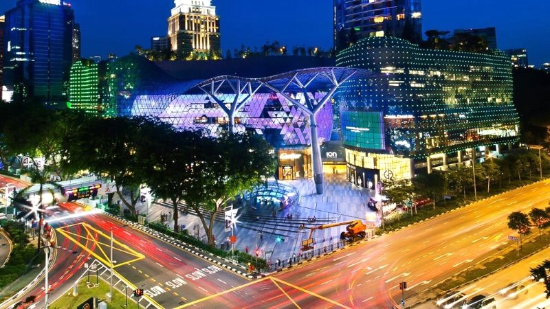 Orchard Road nằm giữa lòng Singapore.