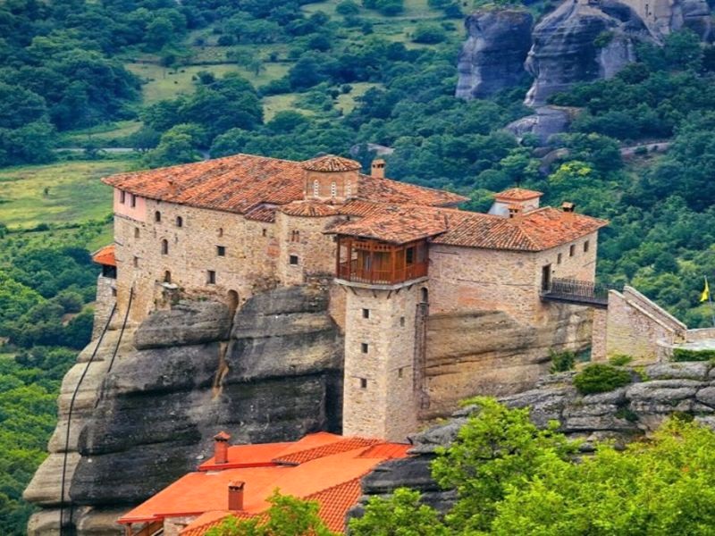 Tu viện Roussanou, vẻ đẹp hùng vĩ. (Ảnh: Toursmeteora)