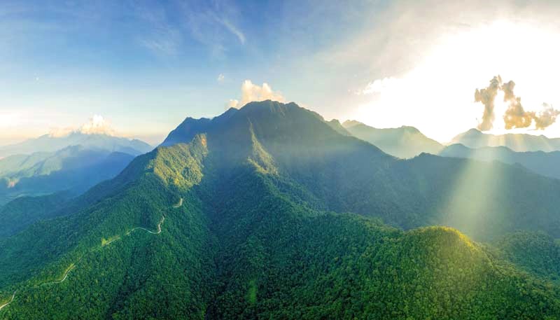 Vẻ đẹp tráng lệ Bạch Mã.