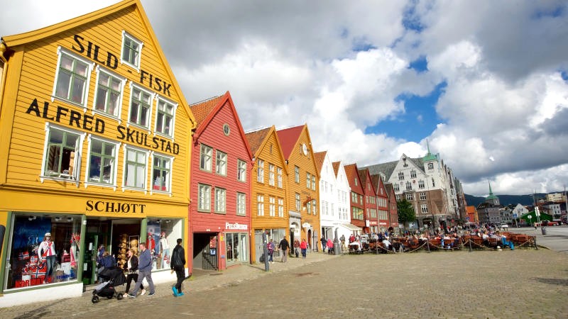 Bryggen, khu cảng cổ ở Bergen, là Di sản Thế giới UNESCO.