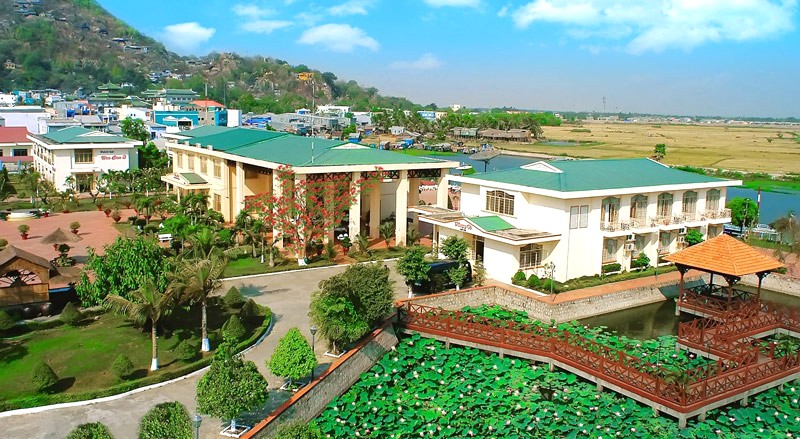 Phong Lan Resort: Không gian rộng, cây xanh, không khí trong lành.