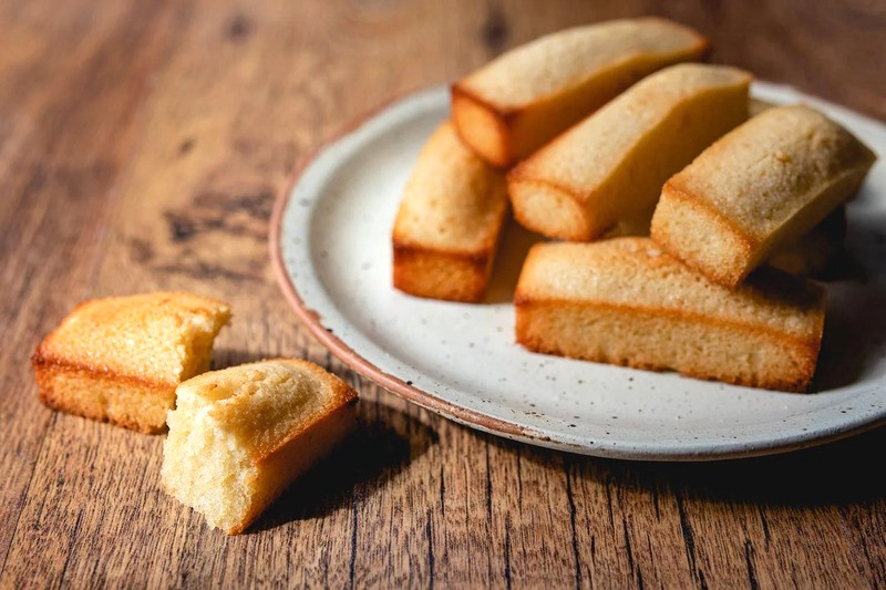 Financiers là bánh hạnh nhân nhỏ.