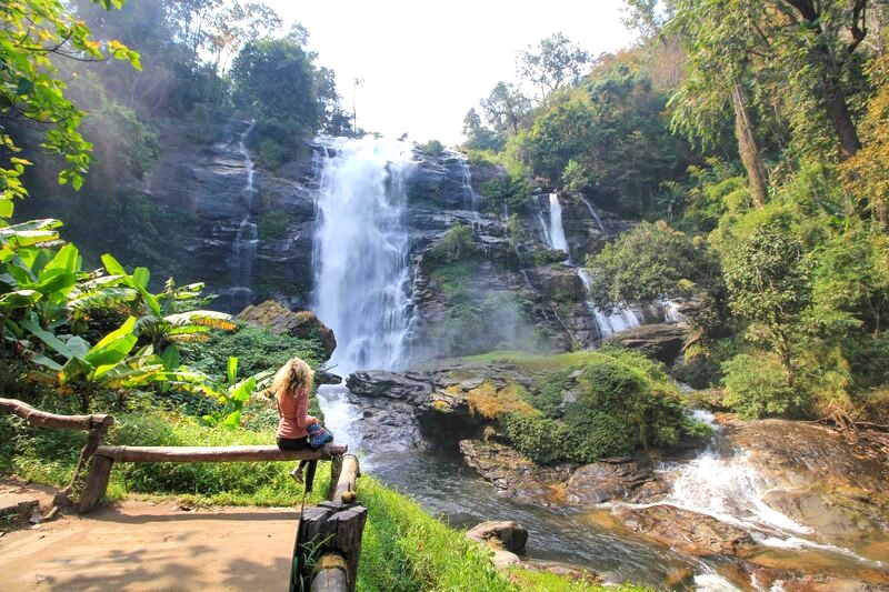 Doi Inthanon: Thác nước hùng vĩ, rừng xanh ngút ngàn. (Ảnh: PlacesofJuma)