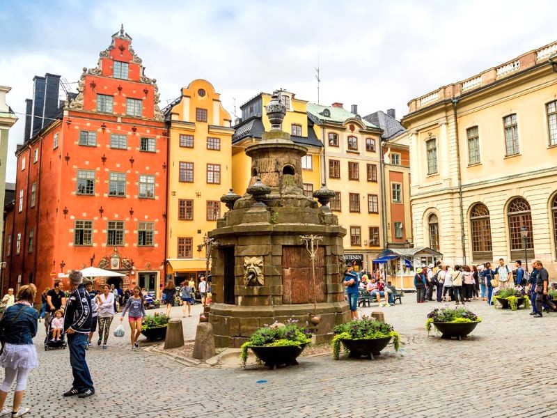 Stortorget: Quảng trường rực rỡ sắc màu.