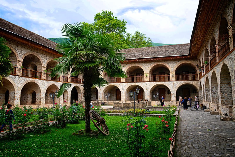 Caravanserai là minh chứng rõ nét cho dấu ấn văn hóa Con Đường Tơ Lụa.