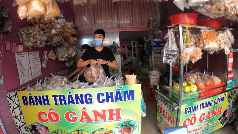 Bánh tráng cô Gánh: bình dân, siêu cuốn!