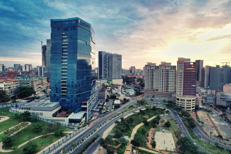 Angola có nhiều khách sạn, resort, nhất là ở Luanda.