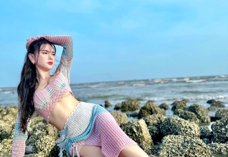 Bikini tôn vinh đường cong quyến rũ của phái đẹp.