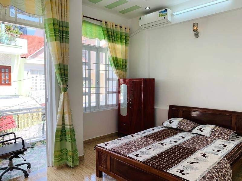 Homestay Ngõ Nhỏ: ấm cúng, bình dân.