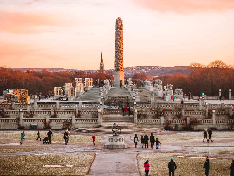 Công viên điêu khắc Vigeland ở Oslo, Na Uy, là công viên nghệ thuật lớn nhất thế giới.