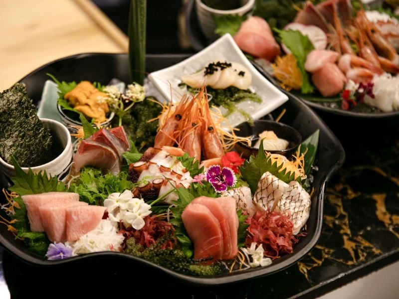 Sashimi tươi ngon, giòn sần sật. (Ảnh: Sorae)