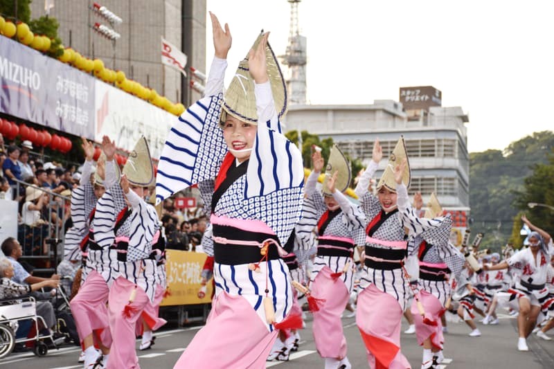 Awa Odori, lễ hội khiêu vũ truyền thống lớn nhất Nhật Bản, là điểm nhấn không thể bỏ qua của Tokushima.