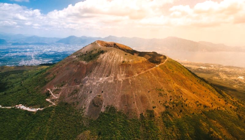 Vesuvius: Thiên đường trekking cho những tâm hồn phiêu lưu.