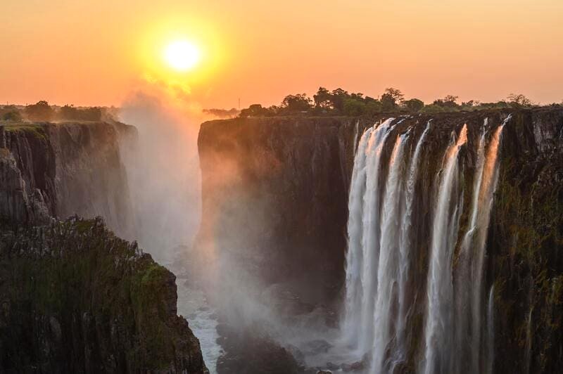 Thác Victoria, ranh giới giữa Zambia và Zimbabwe.