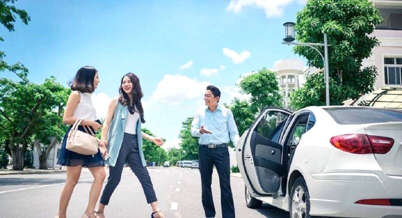 Taxi Gia Đình: Giá hợp lý, tài xế chuyên nghiệp.