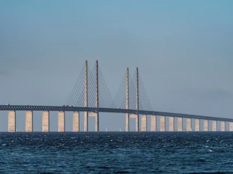 Cầu Oresund nối liền Malmo và Copenhagen.