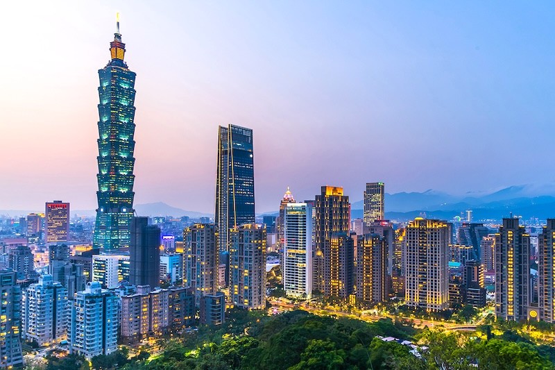 Tháp Taipei 101, biểu tượng du lịch Đài Bắc, là một trong 10 tòa nhà cao nhất thế giới,  nổi bật với độ cao ấn tượng.