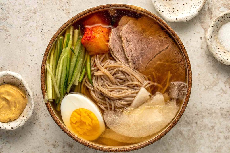 Naengmyeon: thanh mát, đậm đà, khó cưỡng.