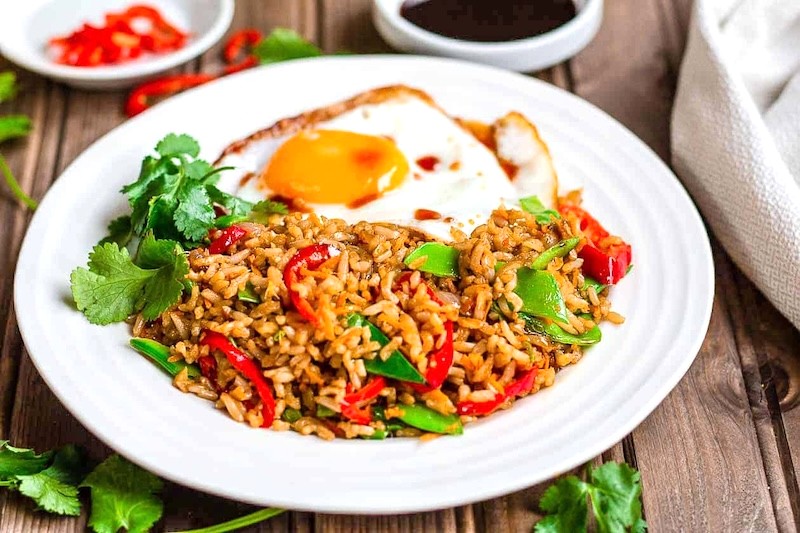 Nasi Goreng, món ăn truyền thống của Indonesia, thực chất có nguồn gốc từ Trung Hoa cổ đại.