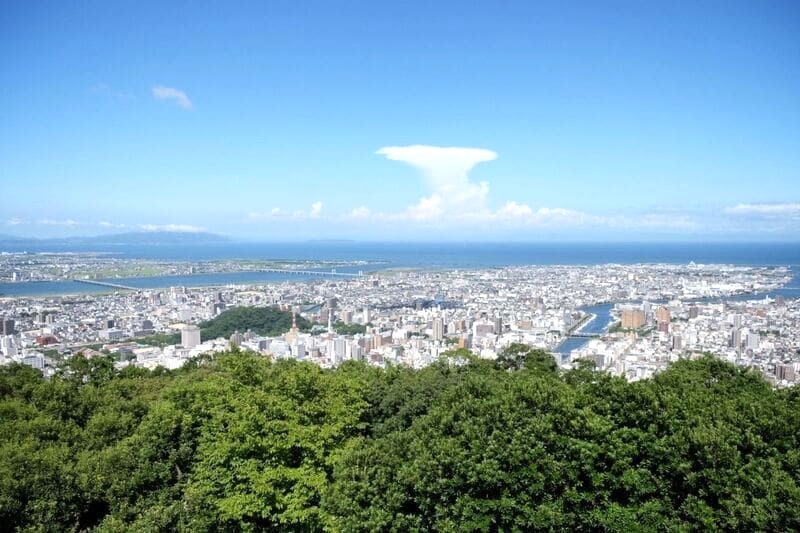 Tokushima chủ yếu là miền núi.