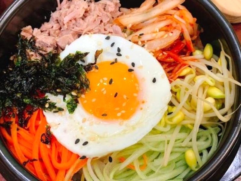 Hương vị hòa quyện, sắc màu rực rỡ của Bibimbap.