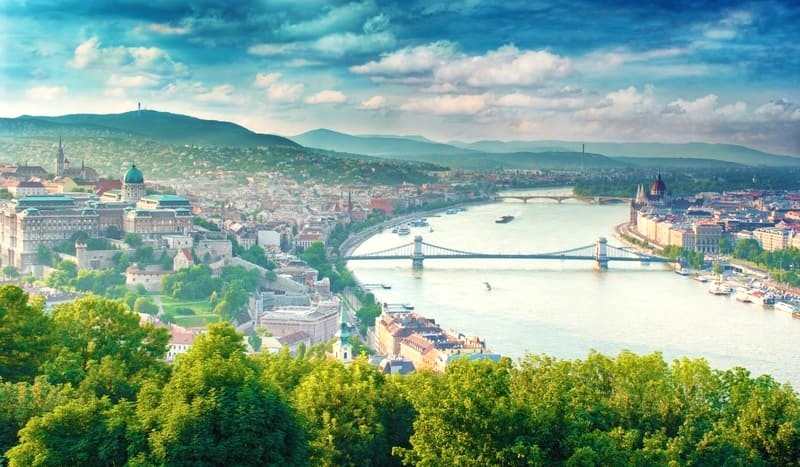 Budapest đẹp mê hồn, khiến bạn say đắm.