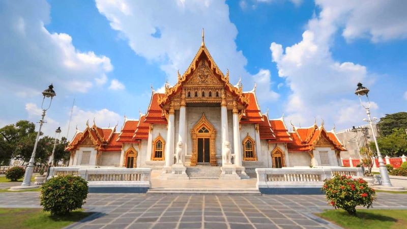 Wat Benchamabophit là một trong số ít những ngôi chùa cổ kính tại Bangkok giữ trọn nét truyền thống xưa.