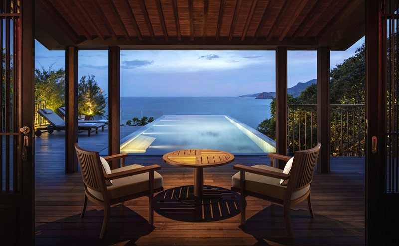 Hoàn hảo cho cặp đôi: One-Bedroom Ocean Pool Residence.