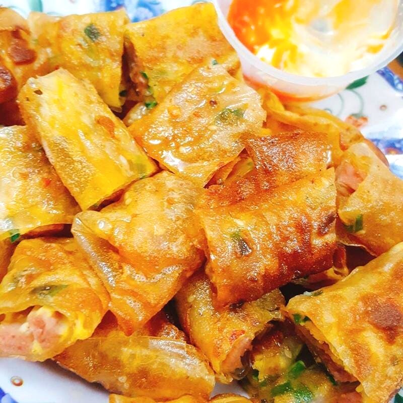 Bánh tráng chiên pate Đặng Văn Ngữ: Bánh độc đáo, nhân chất lượng.