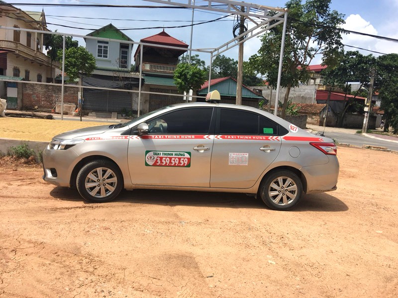 Taxi Thịnh Hưng: Xe sạch, hiện đại, tiện nghi.