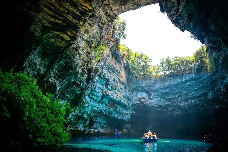 Phong Nha: Kỳ quan thiên nhiên diệu kỳ.