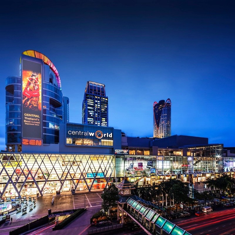 Central World ở Bangkok, Thái Lan, là trung tâm thương mại sầm uất, đông đúc bất kể ngày đêm.