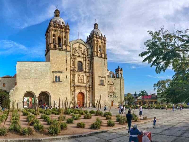 Oaxaca có khí hậu dễ chịu quanh năm.