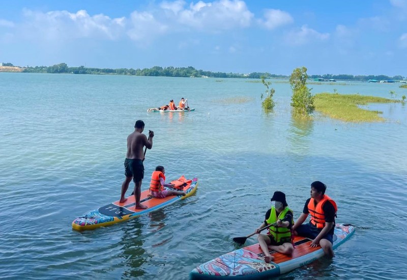 Chèo sup chiều là lựa chọn phổ biến.