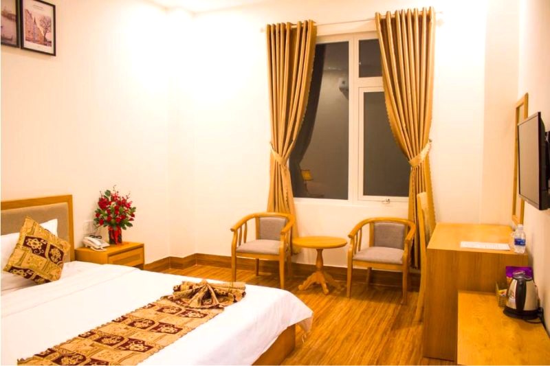 Hoài Thương Hotel: 120 phòng nghỉ tiện nghi.