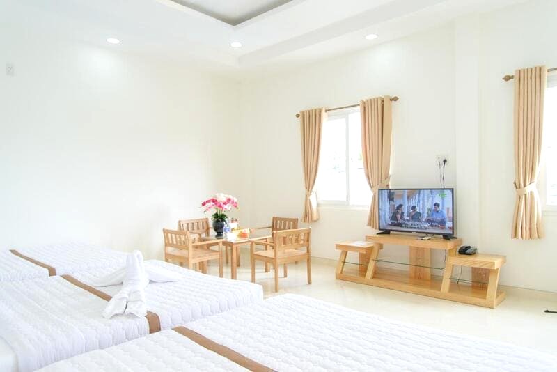 Hung Long Hotel nổi tiếng với phòng ốc sạch sẽ, tiện nghi đầy đủ.