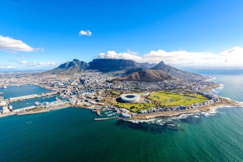 Bay nối chuyến để đến Cape Town từ Việt Nam.