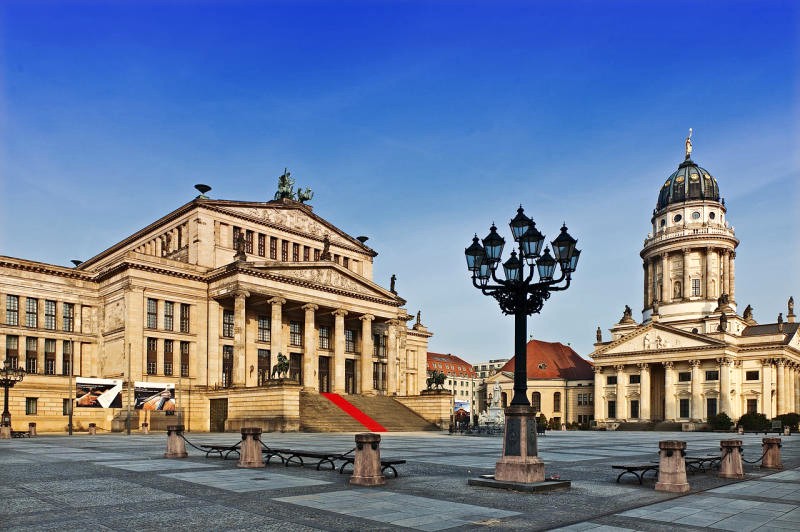 Quảng trường Gendarmenmarkt, tọa lạc ở Mitte, là một trong những địa danh đẹp nhất Berlin.