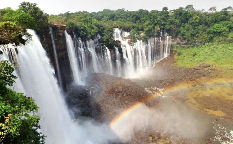 Chưa có chuyến bay thẳng từ Việt Nam đến Angola.