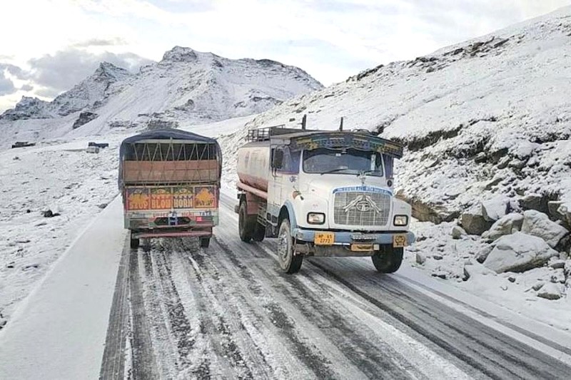 Đèo Rohtang, với sông băng, đỉnh núi hùng vĩ, thung lũng Lahaul thơ mộng và dòng Chandra hiền hòa, là một cung đường đầy sức sống.