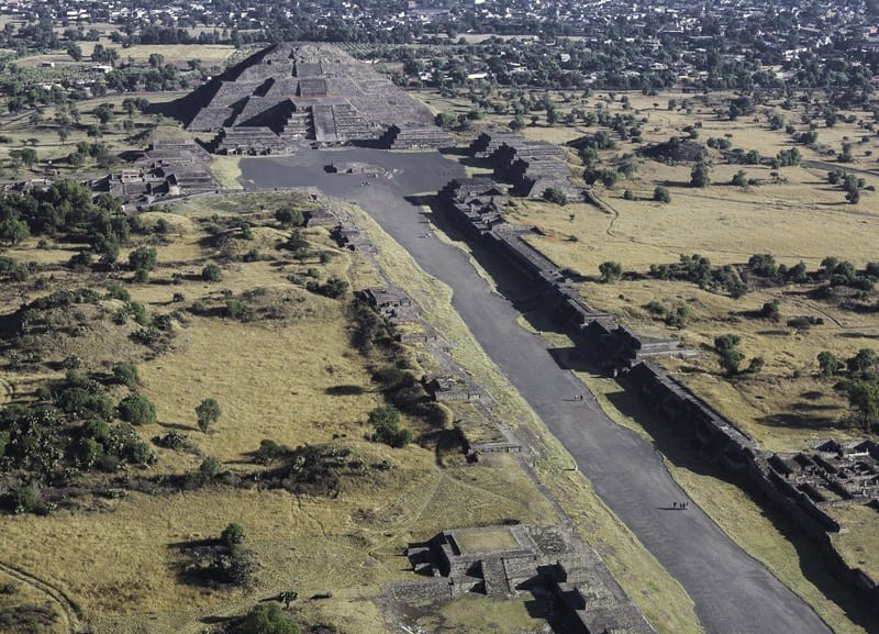 Khám phá tàn tích Teotihuacan hùng vĩ cùng hướng dẫn viên địa phương, thoát khỏi thành phố ồn ào.