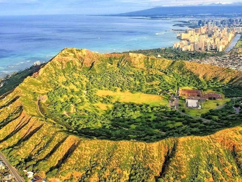 Vẻ đẹp sống động tại miệng núi lửa Diamond Head.