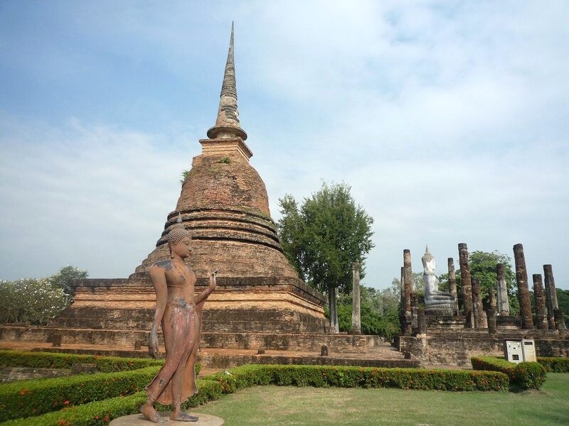 Wat Sa Si: Bảo tháp Singhalese, điểm nhấn khu bảo tồn.