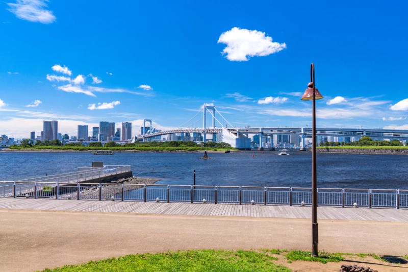 Công viên Odaiba Seaside: Nơi lý tưởng thư giãn và hòa mình vào thiên nhiên.