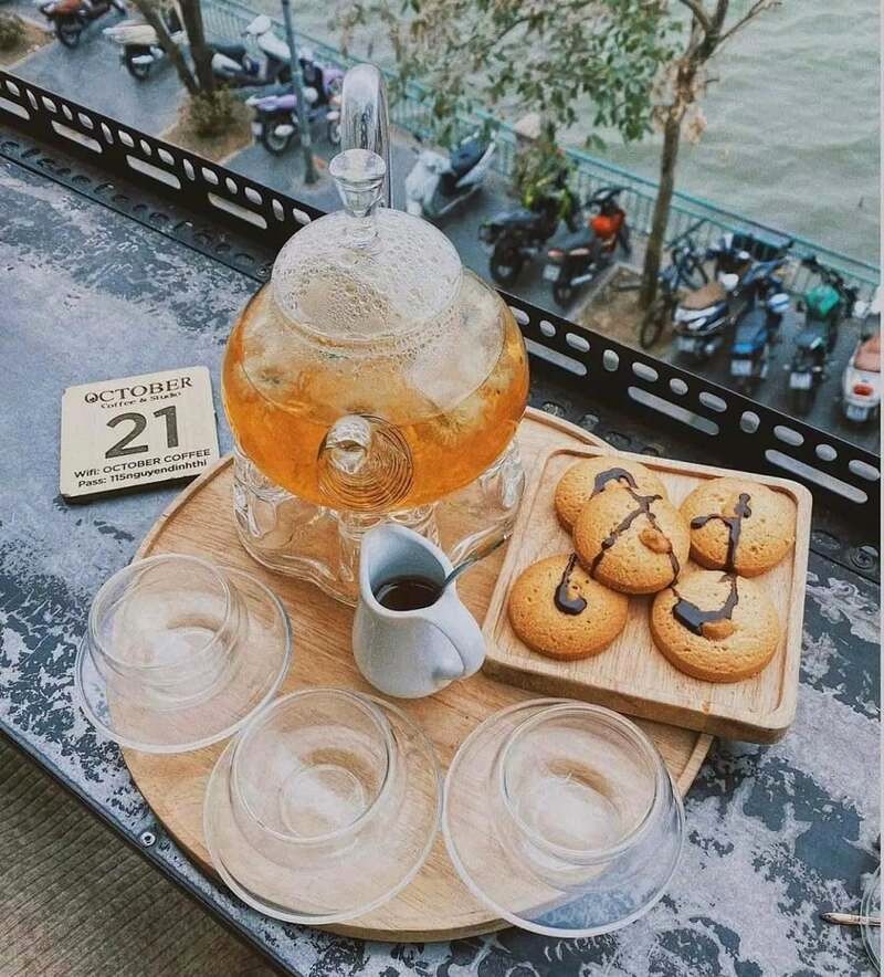 Hội bạn thân, cafe bờ hồ thơ mộng, Hà Nội - khoảnh khắc khó quên!