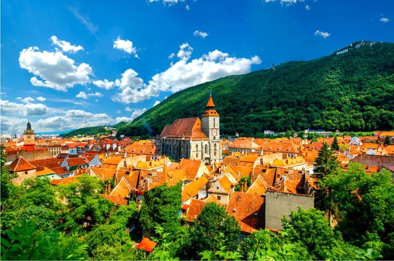 Brasov: Kiến trúc Baroque & Gothic hòa quyện.